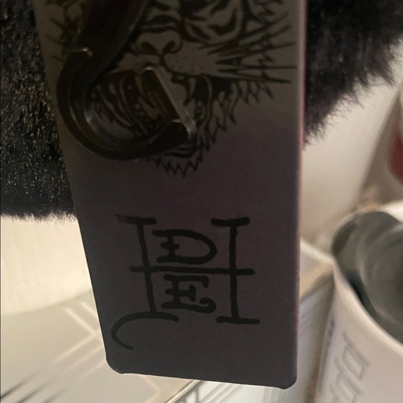 Ed Hardy Black Faux Fur Hat with Skull Design - Picture 5 of 6